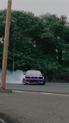 Siapa yg besok dateng angkat kaki nya? 