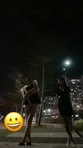 2 bả k biết quậy khúc sau 😀