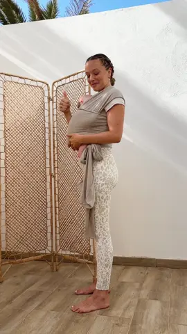 Avoiding the mom-butt 🙌 #mompooch #babywrap #babycarrier #newborn 