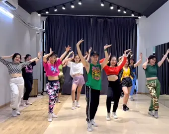 Thủy Triều - Quang Hùng MasterD Bài mới vừa học #abailadancefitness #zumba #dance 