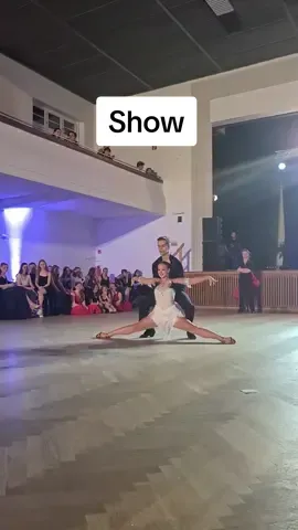Let's dance #show #latindance #dancesport #dancer #fy #fyp #foryou #foryoupage #chachacha #chacha #split #lateintenz #latein #latin #ballroom #danceshow 