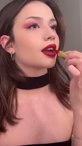 Red Hot Winter Look için mükemmel ürünlerle nasıl hazırlandım adım adım anlatıyorum❤️ Hadi siz de deneyin kış geçmeden mükemmel makyajı mutlaka yapın❤️❤️ #dropthelook #yslbeautymakeup #işbirliği 