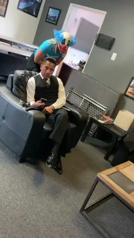 #scarecam #scarepeople #scareprank #prank #funny #funnyprank #jumpscare #scaring #jumpy #trending #viral #haha #fyp 