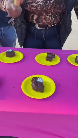 Smash the chocolate and win a prize game makes people happy and brings family closer together 