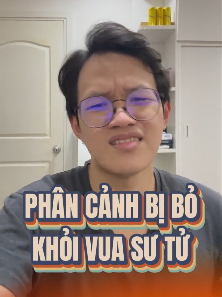 Hé lộ đoạn kịch bản bị cắt khỏi Vua Sư Tử #Lionking #liếc #phimhay  Vua Sư Tử là bộ phim mà hồi bé tôi xem đến mức mà nó xước chi chít. Tôi đã thử dùng Colgate phục hồi răng hư tổn để mong cái đĩa phục hồi lại, nhưng mà thất bại. Đúng là không nên tin vào quảng cáo. Hứ.