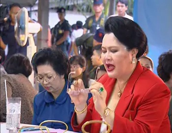 พระราชกรณียกิจ สมเด็จพระนางเจ้าสิริกิติ์ พระบรมราชินีนาถ พระบรมราชชนนีพันปีหลวง เสด็จพระราชดำเนินศูนย์ศิลปาชีพ พระตำหนักทักษิณราชนิเวศน์ และโครงการส่งเสริมศิลปาชีพ #ราชวงศ์จักรี #ทรงพระเจริญ #สมเด็จพระนางเจ้าสิริกิติ์พระบรมราชินีนาถ #พระพันปีหลวง 