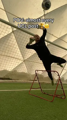 𝙀𝙉𝙂: So satysfaying 🥵 𝙋𝙇: Satysfakcja piłkarska gwarantowana 🧤⚽️  #goalkeeper #ucl #championsleague 