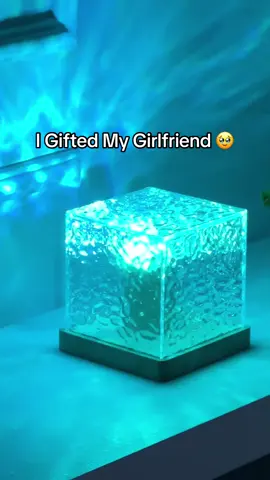 📷 Dive into the enchanting world of our Water Ripple Cube Crystal Projector Lamp! 📷 Experience dynamic elegance and crystal brilliance with every color of the rainbow