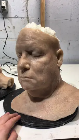 Painting and hair process 🤩#silcione #hyperrealism #amazingresults 