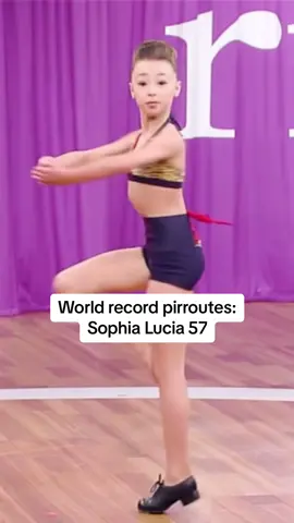 #sophialucia #sophialuciaturns #sophialuciaedit #turns #pirrouette #danceturns #pirrouttes #turnrecord #dance #dancer #contemporary #lyrical #ballet #tap #fyp #fypシ #viral 