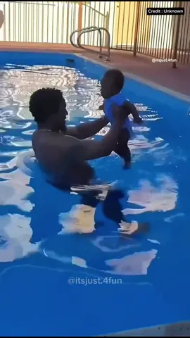 Look at the end…😂 Funny babies videos #baby #funnybaby #fyp 