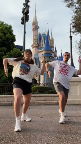 if they ever decide the disney movie intro needs choreography @Disney Parks #waltdisneyworld #thisismagic #hostedbydisney 