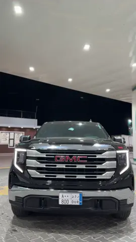 راكب الي وان سرا بالليل ظلّي 🇺🇸🔥 . #رود_٨٠٠ #سييرا_2023 #haferalbatin #gmc #sierra #foryou #like #حفر_الباطن #اكسبلور #جمس #سيرا #explore 