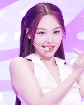 siempre tan bonita💕 me encanta #OneSpark 😻 #TWICE #NAYEON #KPop #facecam #fyp #parati #twicenayeon #twice_onespark #nayeontwice #once 