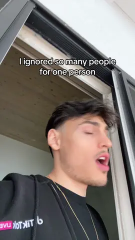 Who else?🙋‍♀️🙋#single #relatable 