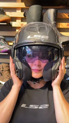LS2 Advan 🤯🏁 #moto #casco #cascodemoto #cascos #helmet #ls2 #biker #bikelife #proteccionesmotos #motosmedellin 