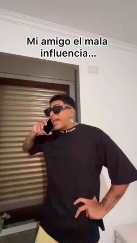 Mi amigo el mala influencia!! 😅😂🤍 A quien te hace acordar ?? 😂 #humor #amigos #parati #paratii #fyp 