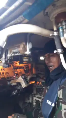 Berenang kita ... #tank #kavaleri #pasmar1 #pasmar2 #marinir #tnial #tniad #tniau #polri #marines #navyseal #fypシ 