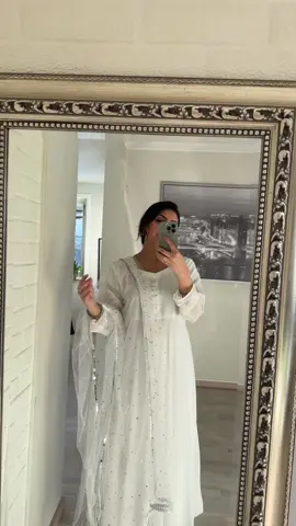 Do your eid shopping from @Wardrobe By Marwa ♥️ #pakistani #tiktokpakistan #pakistan #desi #pakistanifashion 