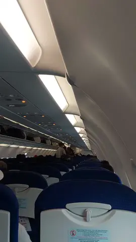 mana tau pada butuh, mentahan di pesawat 😁 #mentahannaikpesawat #naikpesawat #videomentahan #ontheway #pesawatcitylink #lionair #superairjet #garudaindonesia #aircraft 