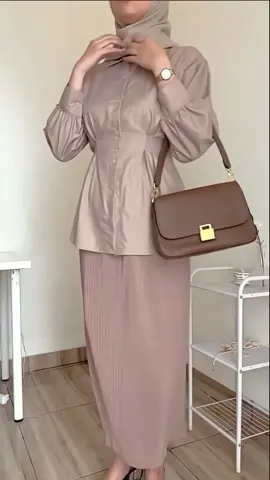 ATASAN WANITA ELLEN SHIRT #atasan #atasanwanita #belanjaditiktoklagi #nyobainproduktiktok 