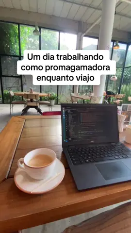 Eu AMO viajar trabalhando e aceito recomendações de coisas pra fazer em São Paulo desde ja 🩵 #programacao #developer #programadora #javascript #tecnologia #code #vidadev #nomadedigital 