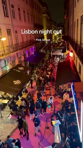 The city spot which you can’t skip #lisbon #nightlife #party #pinkstreet #nightout #partytime #partygirl #lisboa #portugal #partyvibes 
