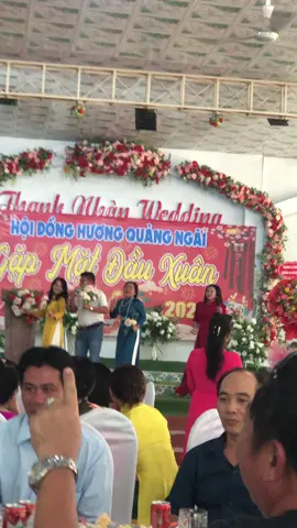 Khi em tui cắt đôi nổi sầu