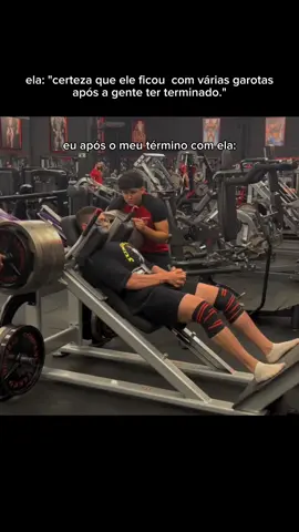 Apenas pesos redondos e pesados  #gym #GymTok #academia #musculação #treino #dieta #gymmotivation #gymsad #fy 