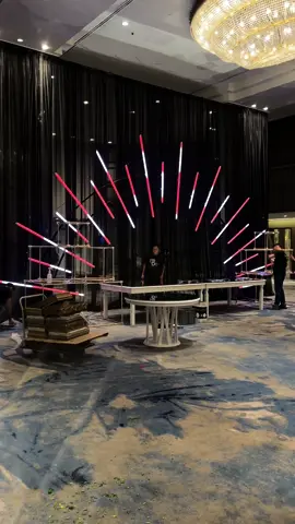 Nuestro renacimiento con tubos led 360 vio la luz! Esto es un poco de todo lo que hacemos! ¿Tienes una idea en mente? Contáctanos! #viral #interiordesign #led #ledlights #event #party #fun #future #experiences #eventplanner #ecuador #guayaquil #quito #cuenca