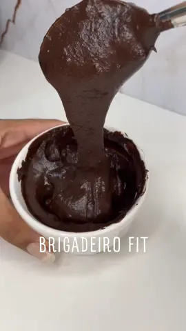 Receita de Brigadeiro fit mais pedido por vocês!! Espero que gostem. Eu uso ele pra recheio e cobertura de receitinhas, uso pra colocar em minhas frutas.. coloco no whey tambem e fica maravilhoso em capuccino proteico.  #emagrecer #emagrecimento #receitasaudável #lancheira #marmita #receita #receitinhafit #dieta #lowcarb #fyp #lancheiraescolar #foryou #marmitafit #donadecasa #lancheirainfantil