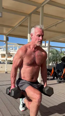 Some lunges to finish leg day 💪 #dad #father #Fitness #FitTok #workout #lunges #trend #trending 
