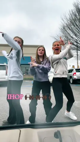 “I smell weed” - @ASKD2003   @brylee spammmm #fyp #viral #blowthisup #giulianatowe #giulianatowe #trio #giulianafaith #dance #dancer #food 