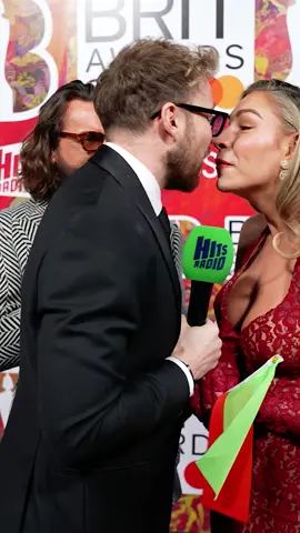 The little nose boop 😻 We love to see it! #brits #stayingrelevant #samandpete #zaraandsam