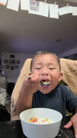 This is how Santiago eats cereal. #santiagocejagandia #cereal #Foodie #toddlersoftiktok #toddlerlife #mexipino 