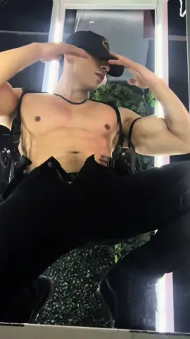 𝑬𝒍 𝒑𝒂𝒓𝒕𝒚 𝒆𝒔 𝒎𝒂𝒔 𝒄𝒂𝒃𝒓𝒐𝒏 𝒔𝒊 𝒕𝒖 𝒕𝒆 𝒔𝒖𝒆𝒍𝒕𝒂𝒔 🤭 #cariñosos #fly #stripper #yandel150 #dance 