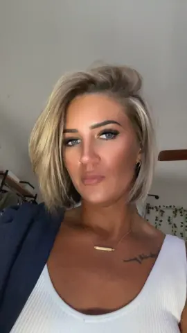 🤣🤣🤣 looks so familiar for some reason iykyk 🤪 #fyp #beauty #makeupqueen 