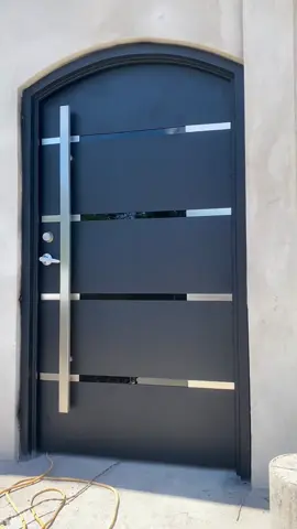 PUERTAS EXCLUSIVAS. Whatsapp: (503)7229-5179. #puertas #moderno #puertasmodernas #herreria #morazan #elsalvador #elsalvador4k #lujo #luxury #exclusive #casasdelujo #puertametalica #Home #aceroinoxidable #fachadasmodernas #parati #fyppage 
