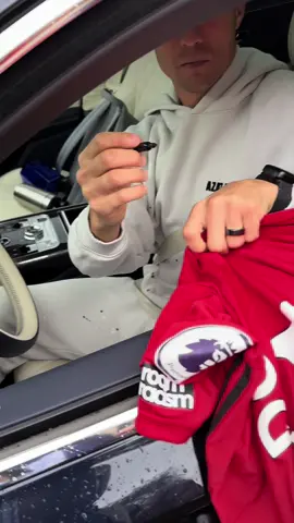 CR7! Unterschreibt ein Trikot 🤙🏼#cr7#ronaldo #7#foryou #fan#fotos #video#viram#c#sport#Fitness #br 