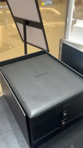 Vertu METAVERTU Stitching Calfskin Phone#Vertu #luxuryphone 