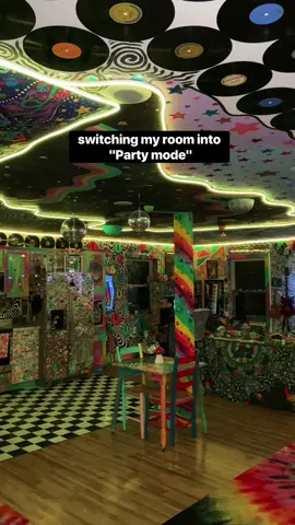 sleepover anyone?👀🪐🪩👽 #tiktok #foryou #coolrooms 