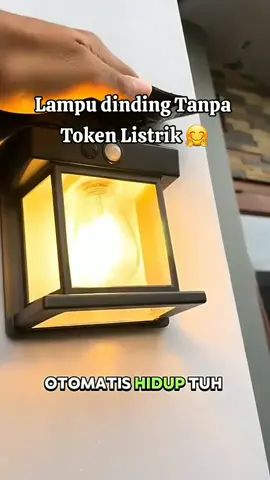 PROMO LAMPU DINDING SOLAR TEMBOK TAMAN TENAGA SURYA MATAHARI OUTDOOR LED - WARM KUNING INI SENSOR CAHAYA PADA MALEM AKAN NYALA SENDIRI TIDAK PAKAI LISTRIK. KARENA PAKAI TENAGA SURYA HEMAT ENERGY DAN BIAYA BUKTIKAN.. SILAHKAN DIORDER KAK -Tahan air IP65 kelas untuk semua cuaca - Super terang dengan lampu LED putih 30pcs - Solar powered dan hemat - PIR sensor dan CD malam sensor, mendeteksi kecerahan cahaya #lamputenagasurya #lamputenagamatahari #lampudindingminimalis #sentersuperterangdunia🤓 #ramadanekstraseru 