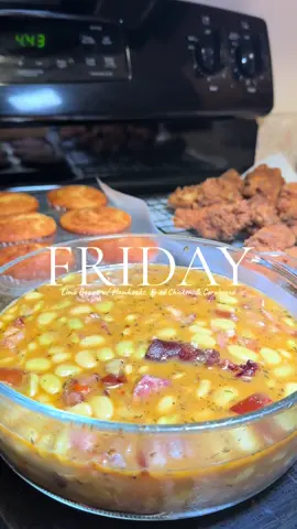 There is nothing better than a home cooked meal. 😩 Lima beans w/ cornbread hits different! #limabeans #friedchicken #cornbread #soulfood #hamhocks #dinner #mealideas #southerncooking #Recipe 