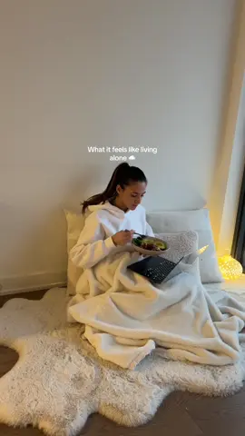 Peace ☁️ - - - #dream #alalalal #mindset #SelfCare #SelfImprovement #selflove #selflovejourney #softaesthetic #cozyathome #cozyaesthetic #priorities #peacefullife #softlife #calmness #softaesthetic #sweatandtonic #movingin #grwmstation #furniture #creamaesthetic #thatgirl #capcut