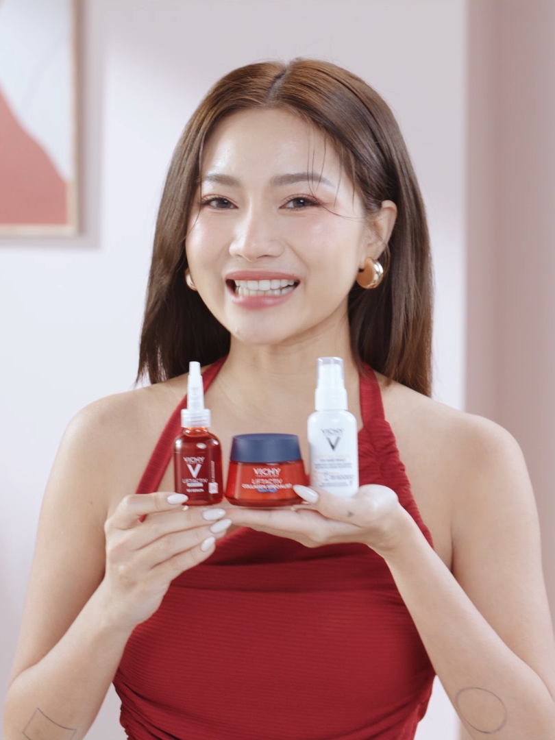 BẠN CÓ THỂ BỎ QUA VIDEO NÀY, CHỨ ĐỪNG BỎ QUA DẤU HIỆU ĐẦU CỦA THÂM NÁM! Thường xuyên đi công tác và tiếp xúc với tia nắng mặt trời nhiều, Diệp Lê hiểu được rằng những dấu hiệu của lão hóa như thâm nám, đốm nâu, sạm da nếu để càng lâu thì sẽ càng khó cải thiện, nên phải bắt đầu khắc phục từ sớm. Khám phá ngay bí kíp của Beauty & Lifestyle KOL Diệp Lê để có được làn da sáng khỏe hơn rõ rệt chỉ sau 28 ngày! ---------------------------------- VICHY – TIÊN PHONG 40 NĂM NGHIÊN CỨU KHOA HỌC HỆ TÁC NHÂN X SỨC KHOẺ LÀN DA NHÃN HÀNG DƯỢC MỸ PHẨM PHÁP - HƠN 50.000 CHUYÊN GIA CHĂM SÓC DA KHUYÊN DÙNG #vichyvn #vichylaboratoires #vichyb3serum #vichycollagencream #vichyuvage #mevsdarkspots #dieple