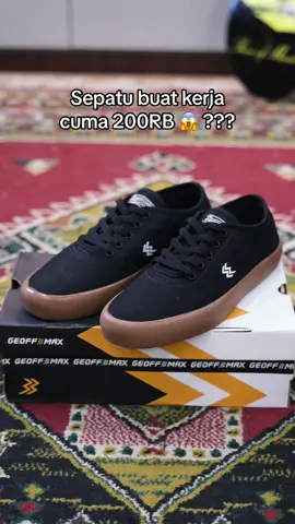 Siapa yang udah pake ethan buat kerja ? #geoffmax #readytokick 