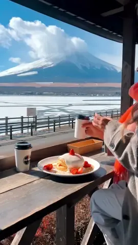 🇯🇵 Breakfast with a Mt Fuji view  📍 Park Cafe, Lake Yamanaka, Mt Fuji Japan  #mtfuji #mtfujiview #japantravel #fujisan #kawaguchiko #japan #japantok #pancakes Mt Fuji Japan 