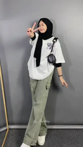 🛒Kuning 👉🏻  @Ig | @_putrilstry  Yang suka celana jeans cargo kalian harus punya ini 😍✨ L1nk no.138  ~Detail Outfit Kaos Oversize Link no.136 Sneakers Link no.16  Pashmina kaos Link no.37 #outfitinspiration #OOTD #ootdinspiration 
