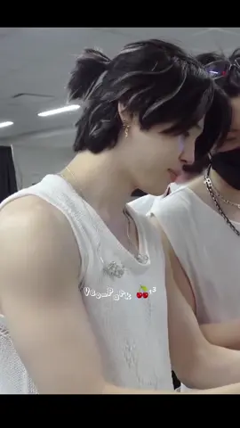 Membalas @fatmaarslan52 kabar bahagia hari ini jimin update di WV dia tau bahasa kita ❤️ jimin bilang 