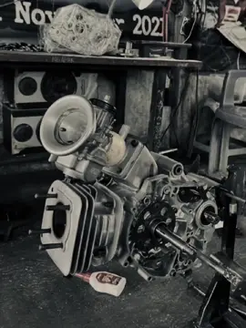 menyala abangkuh😍🥰#fizr_2stroke #fizrmodifikasi #fizrplatag #fizrindonesia #storyfizr #story2tak #2strokelover #2stroke #twustroke #force1modifikasi #poswanmenolakpunah #2takmenolakpunah #5kmkagakngejem #3kmkagakngejim 